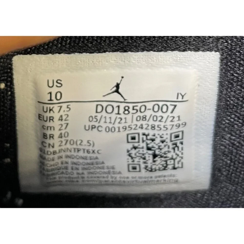 Jordan Womens Black Metallic Gold Sneakers Shoes Size 10 SKU 6810 - Picture 6 of 9